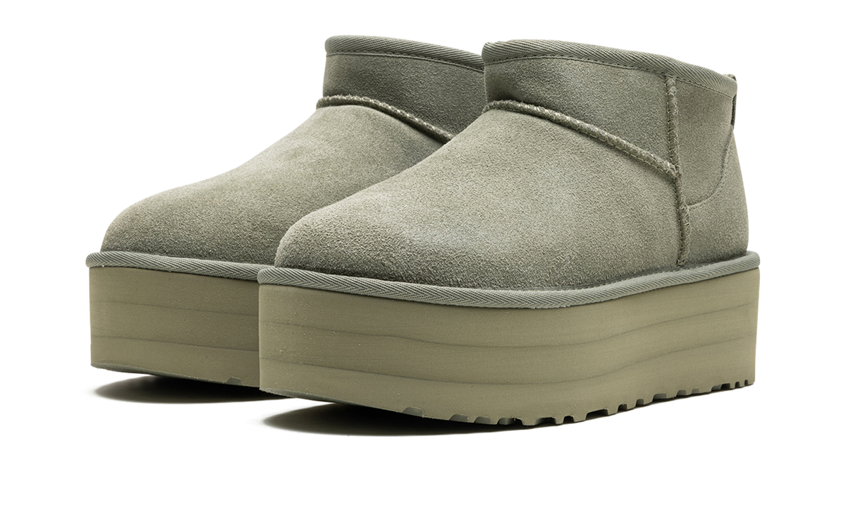 Overkicks - UGG Classic Ultra Mini Platform Boot Shaded Clover (Womens) (1135092-SDC) - vista trasera
