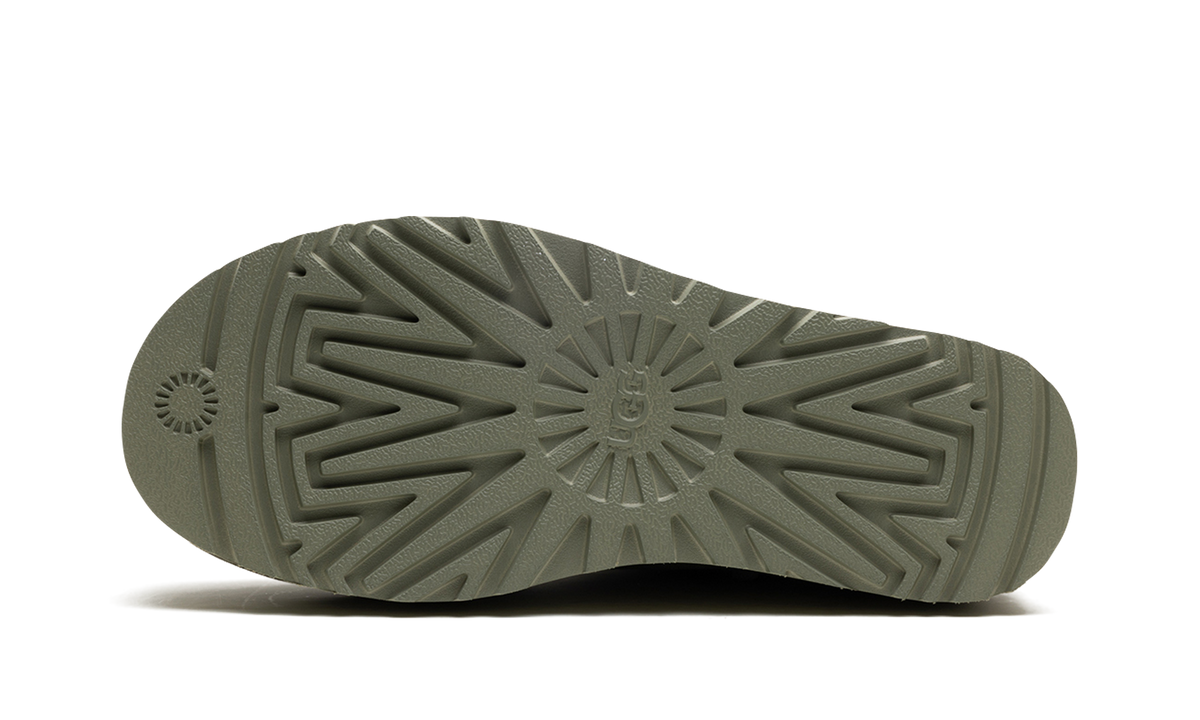 Overkicks - UGG Classic Ultra Mini Platform Boot Shaded Clover (Womens) (1135092-SDC) - vista superior