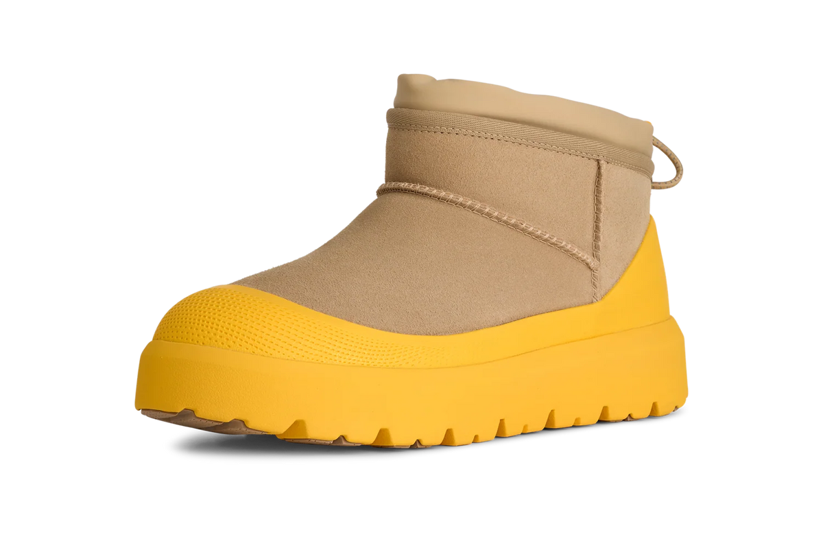 Overkicks - UGG Classic Ultra Mini Weather Hybrid Boot Mustard Seed Summer Wheat (1174196-MMM) - vista trasera