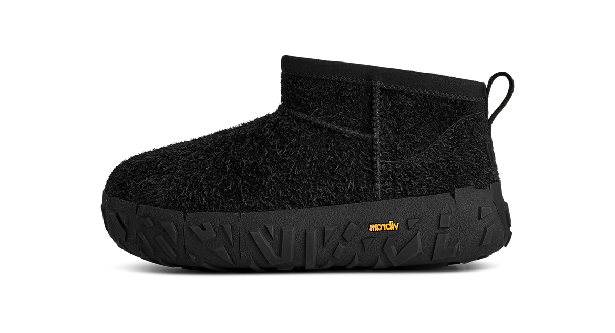 Overkicks - UGG Classic Ultra Mini Wrap Tech Boot Black (1171115-BLK) - vista lateral