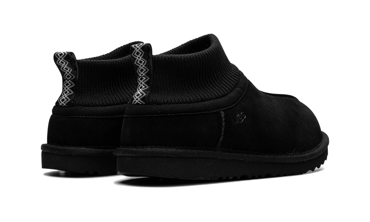 Overkicks - UGG Classic Ultra Stretch Cuff Slipper Black (Kids) (1157702K-BLK) - imagen 3