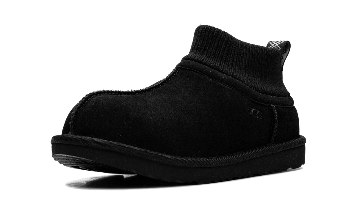 Overkicks - UGG Classic Ultra Stretch Cuff Slipper Black (Kids) (1157702K-BLK) - imagen 4