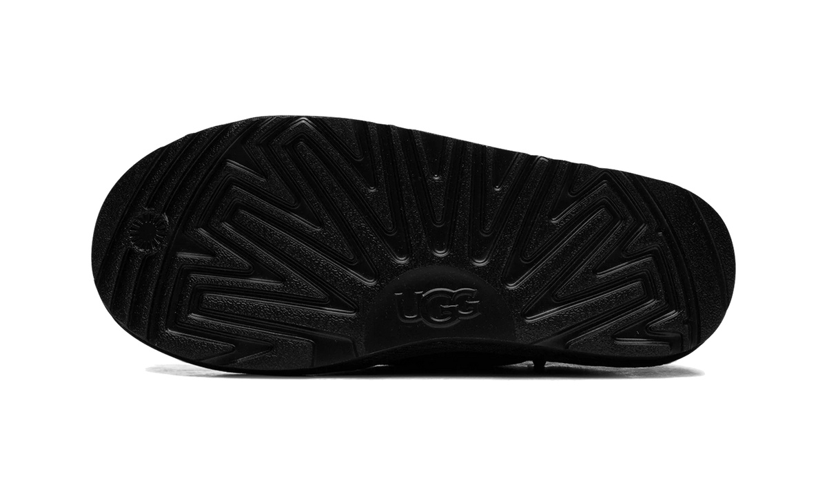 Overkicks - UGG Classic Ultra Stretch Cuff Slipper Black (Kids) (1157702K-BLK) - imagen 5