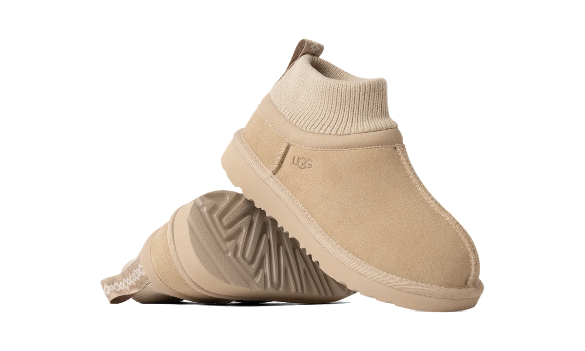 Overkicks - UGG Classic Ultra Stretch Cuff Slipper Mustard Seed (Kids) (1157702K-MDSD) - imagen 3