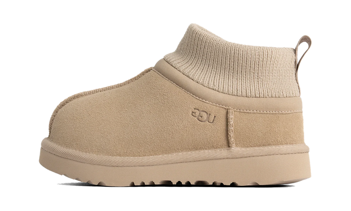 Overkicks - UGG Classic Ultra Stretch Cuff Slipper Mustard Seed (Toddler) (1157702T-MDSD) - vista lateral