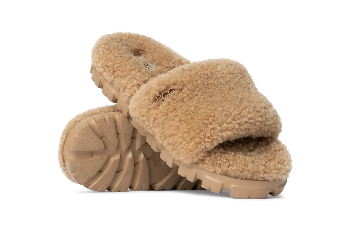 Overkicks - UGG Cozetta Curly Slide Chestnut (Womens) (1130838-CHE) - par completo
