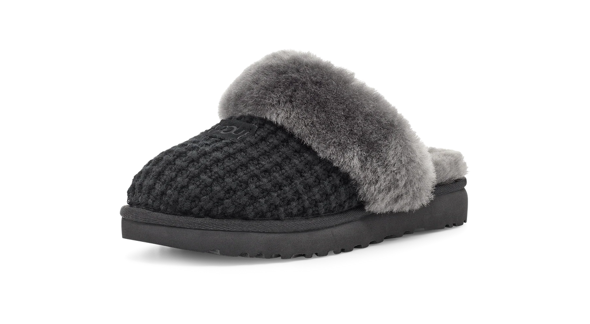 Overkicks - UGG Cozy Slipper Black (Womens) (1117659-BLK) - vista trasera