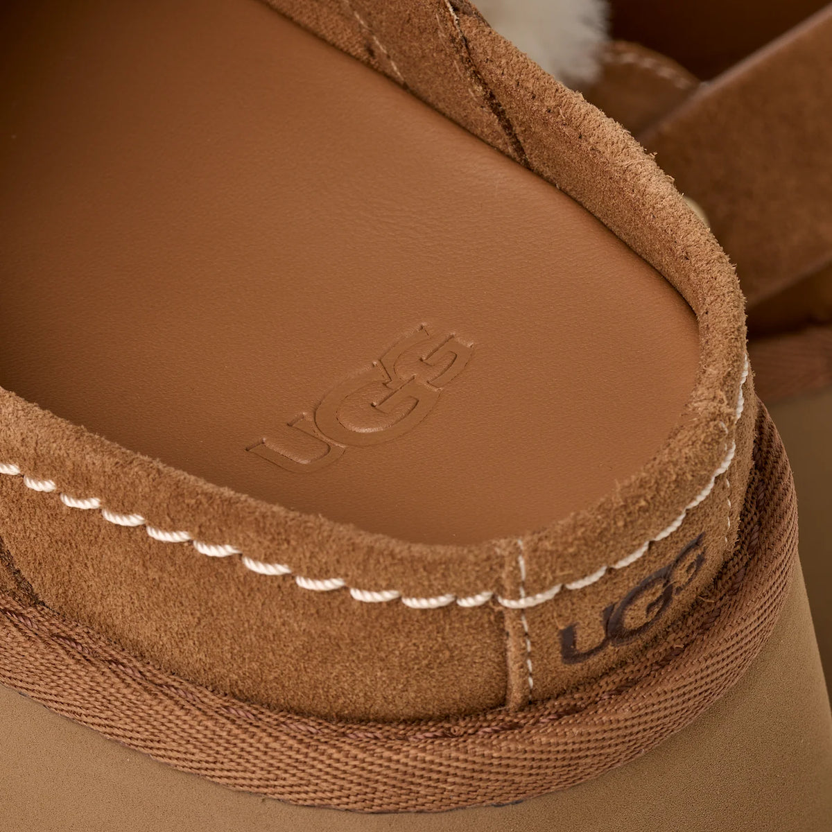 Overkicks - UGG Esmee Clog Chestnut (Womens) (1173331-CHE) - vista superior