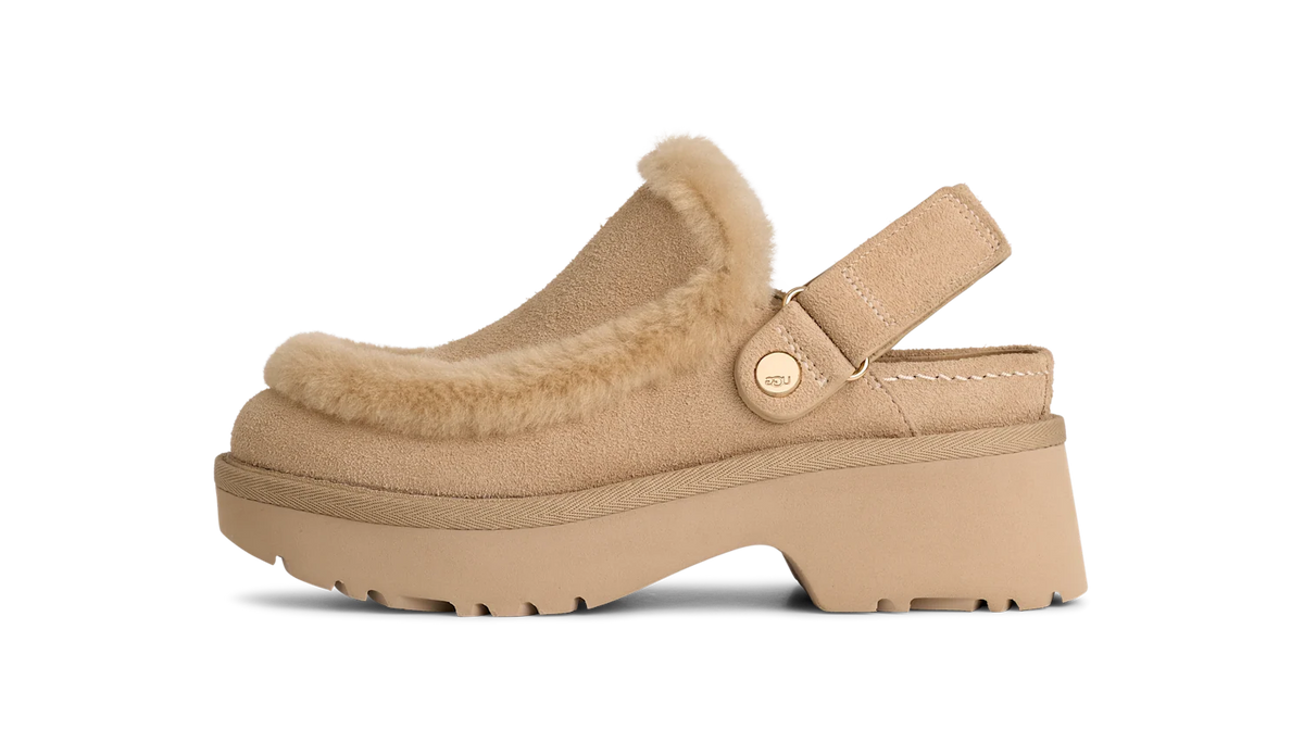 Overkicks - UGG Esmee Clog Mustard Seed (Womens) (1173331-MDSD) - vista lateral