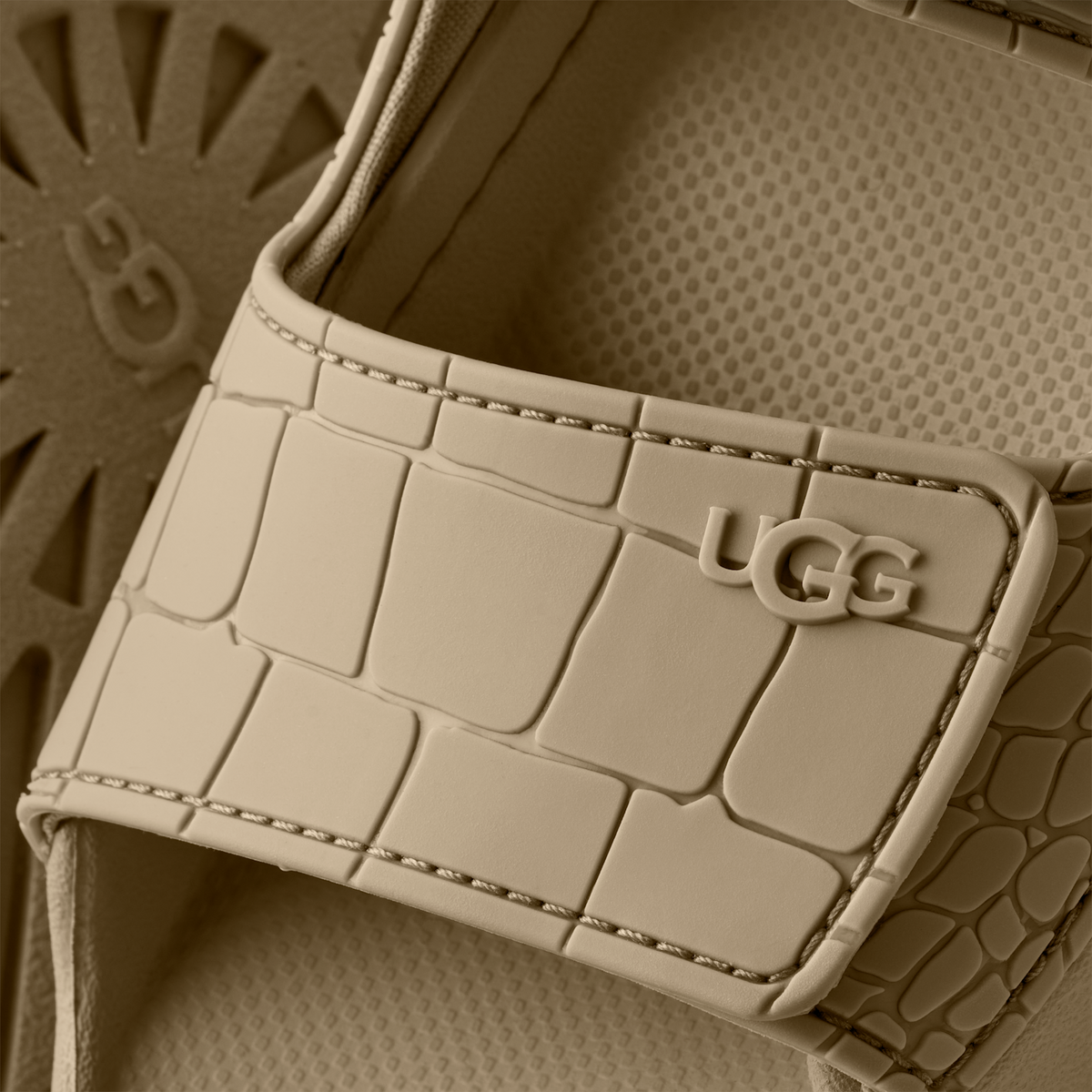 Overkicks - UGG GoldenGlow Embossed Sandal Mustard Seed (Womens) (1175311-MDSD) - vista superior