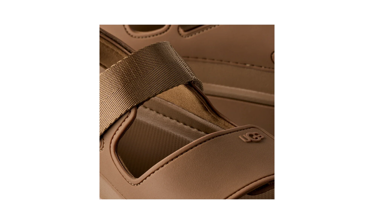 Overkicks - UGG GoldenGlow Sandal Bison Brown (Womens) (1152685-BRWN) - vista superior