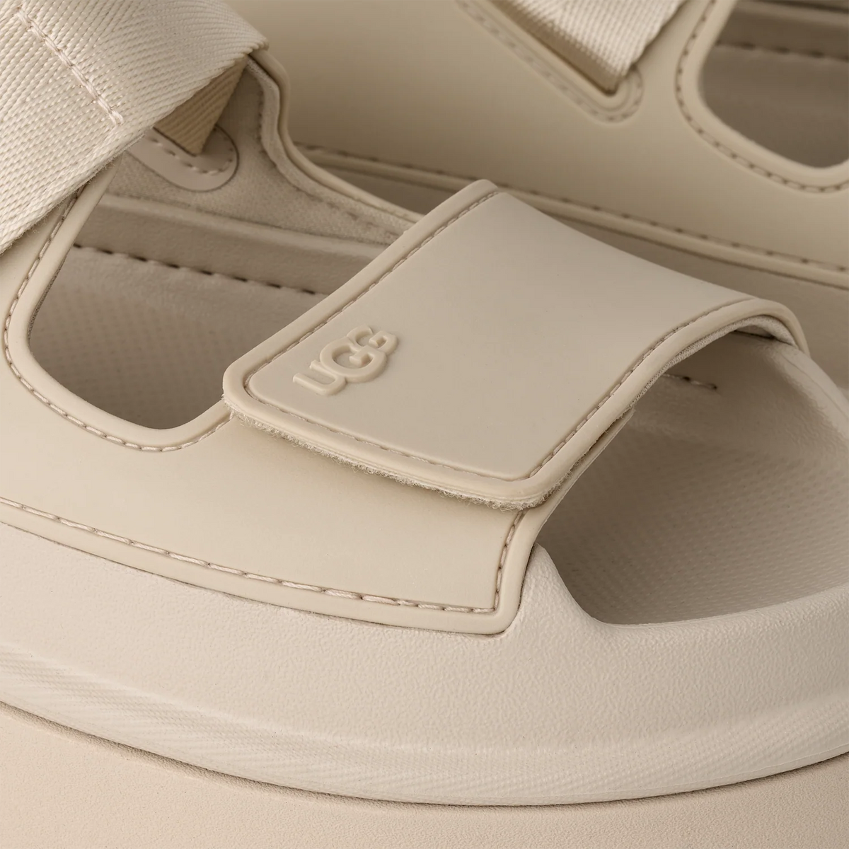 Overkicks - UGG GoldenGlow Sandal Sea Salt (Womens) (1152685-SSAL) - detalle suela