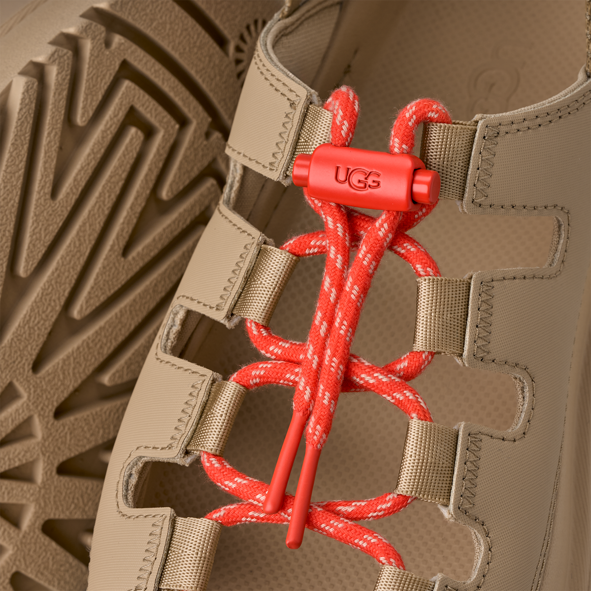 Overkicks - UGG GoldenGlow Toggle Sandal Mustard Seed (Womens) (1179370-MDSD) - vista superior
