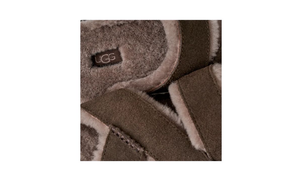 Overkicks - UGG Greenport Cross Strap Slide Dense Smoke (Womens) (1178470-DNSS) - vista superior