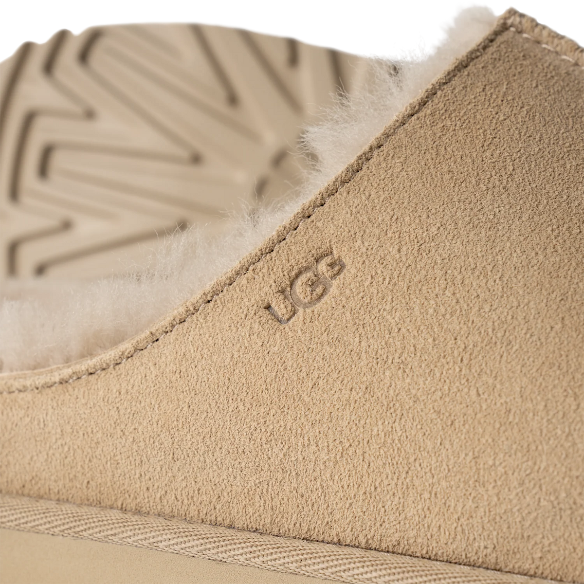 Overkicks - UGG Greenport Slide Sand (Womens) (1167610-SAN) - vista superior