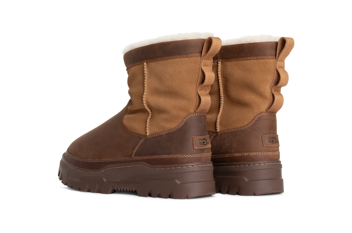 Overkicks - UGG Heritage Pull-On TrailGazer Boot Chestnut (1158213-CHE) - vista trasera