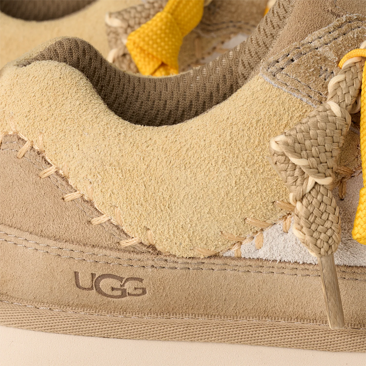 Overkicks - UGG Lowmel Lo Biarritz Mustard Seed (Womens) (1172710-MDSD) - vista superior