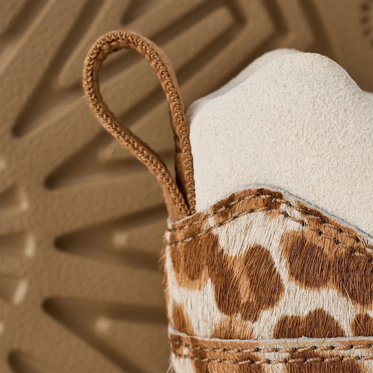 Overkicks - UGG Lowmel Lo Plains Felicity Leopard Jasmine (Womens) (1181071-FDJ) - detalle talon