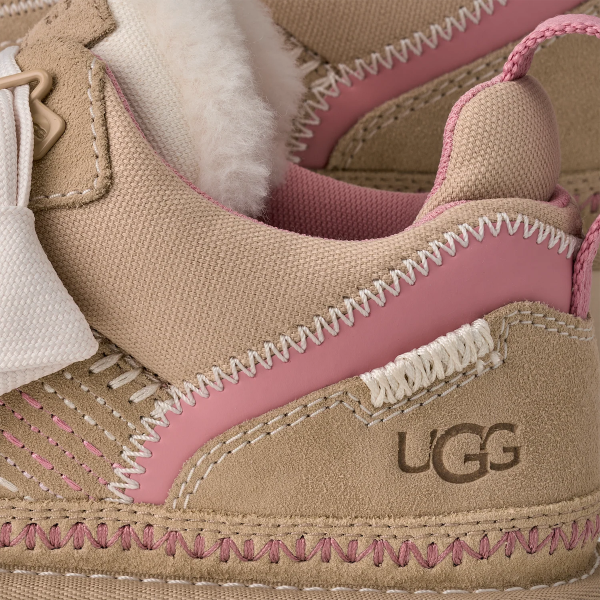 Overkicks - UGG Lowmel Meadow Sand Castle (Womens) (1175114-SNDC) - vista superior