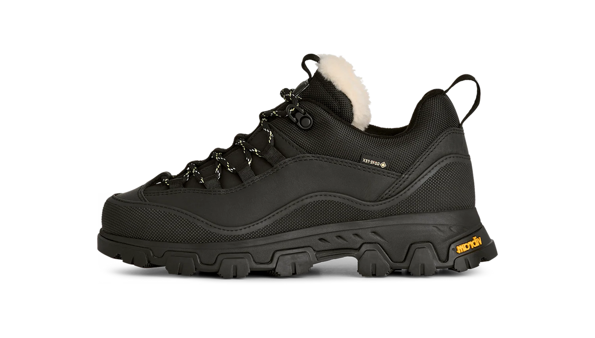 Overkicks - UGG MetroTrek Hiker Black (Womens) (1171434-BLK) - vista lateral