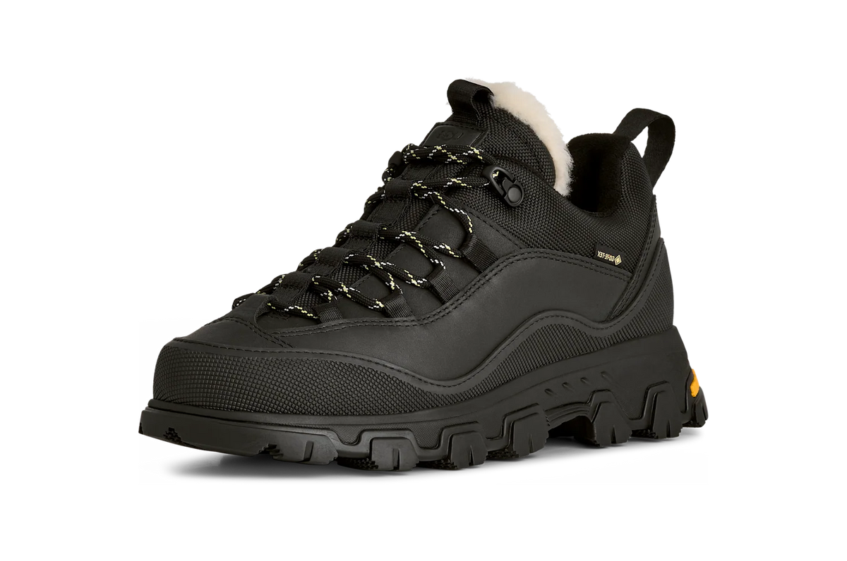 Overkicks - UGG MetroTrek Hiker Black (Womens) (1171434-BLK) - vista trasera