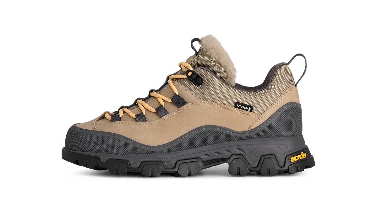 Overkicks - UGG MetroTrek Hiker Cobble Grey (Womens) (1171434-CBBLG) - vista lateral
