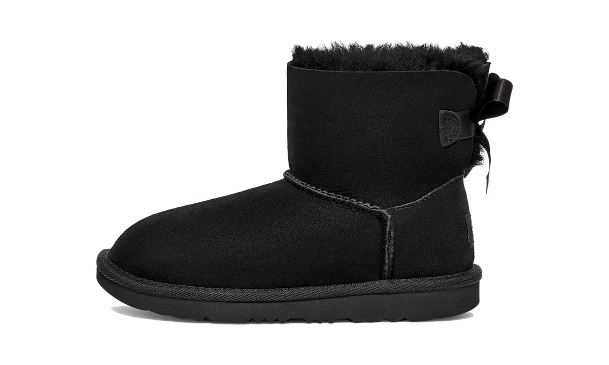 Overkicks - UGG Mini Bailey Bow II Boot Black (Kids) (1017397K-BLK) - vista lateral