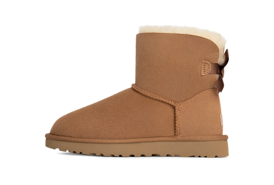Overkicks - UGG Mini Bailey Bow II Chestnut (Womens) (1016501-CHE) - vista lateral