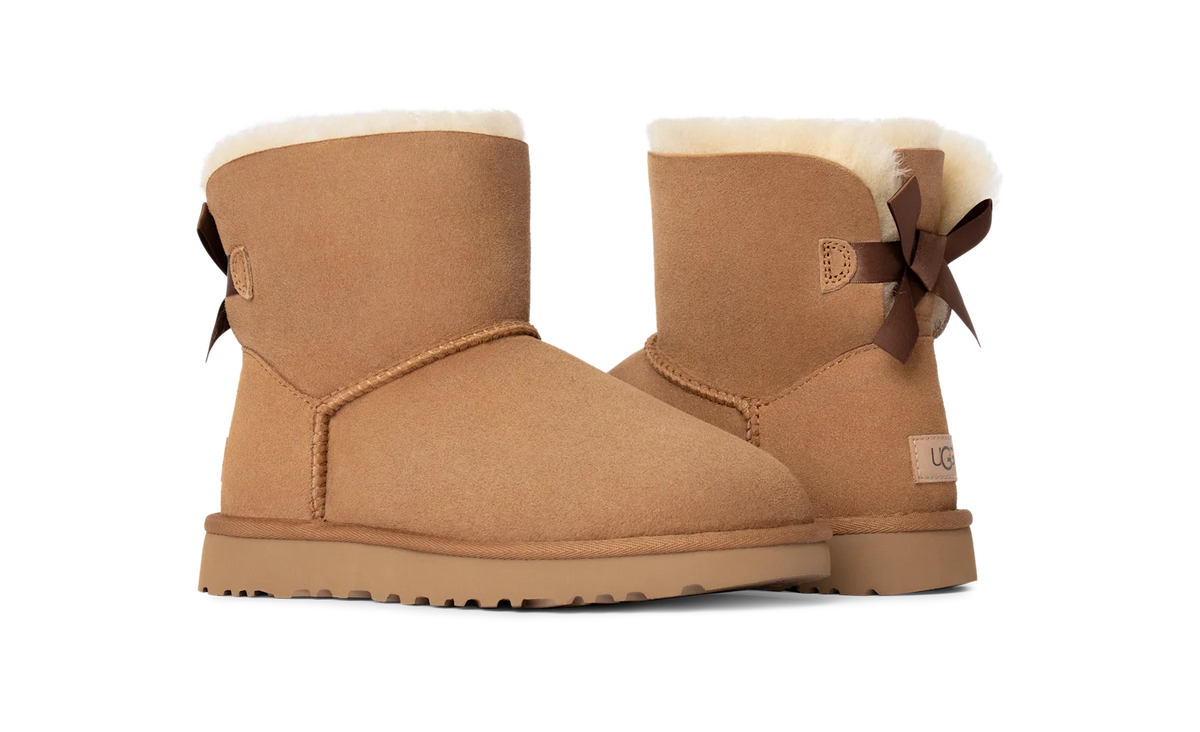 Overkicks - UGG Mini Bailey Bow II Chestnut (Womens) (1016501-CHE) - par completo