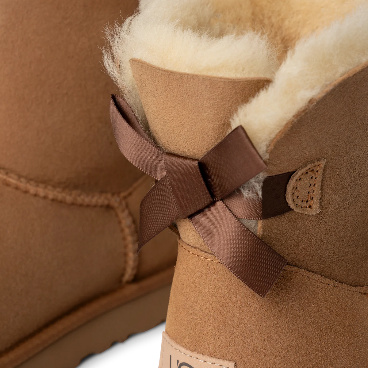 Overkicks - UGG Mini Bailey Bow II Chestnut (Womens) (1016501-CHE) - vista superior