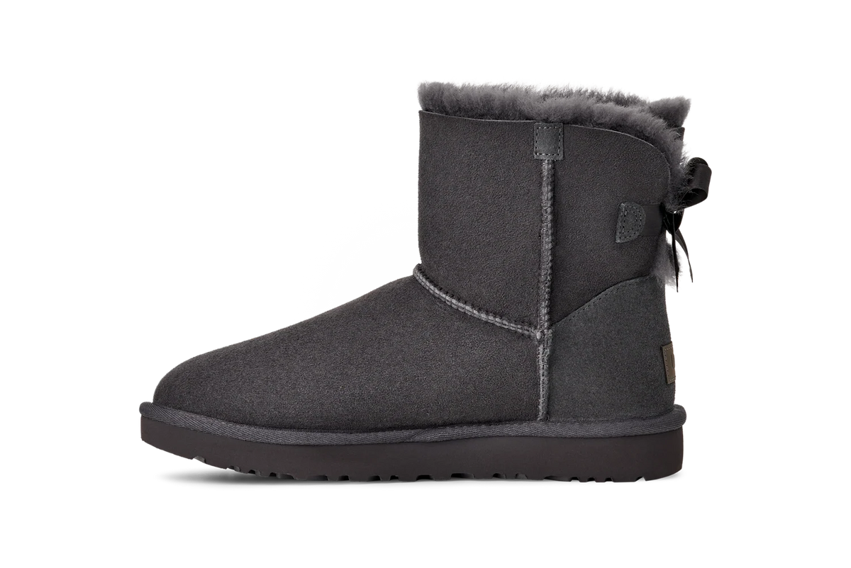 Overkicks - UGG Mini Bailey Bow II Obsidian (Womens) (1016501-OBS) - par completo