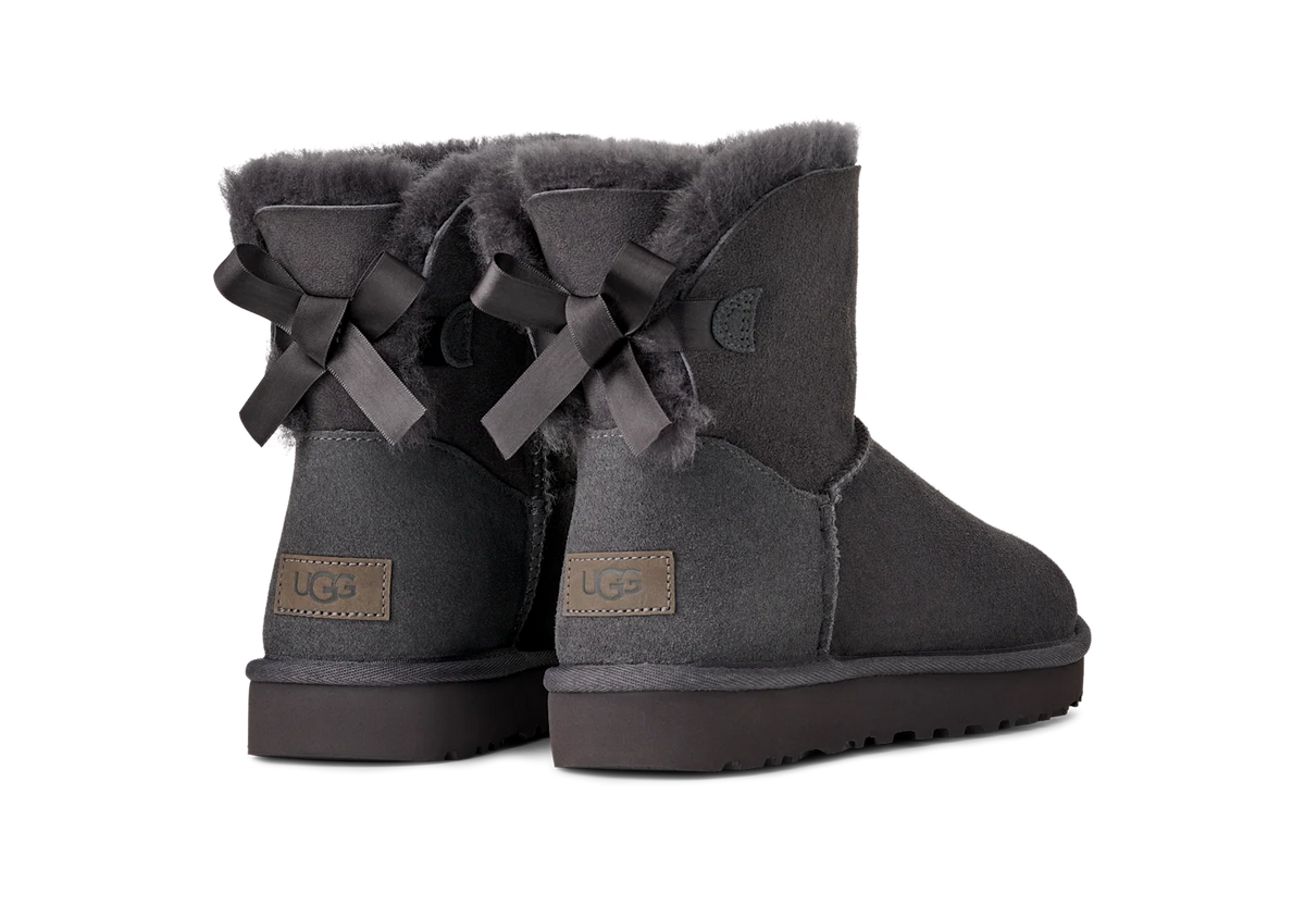 Overkicks - UGG Mini Bailey Bow II Obsidian (Womens) (1016501-OBS) - detalle suela