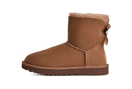 Overkicks - UGG Mini Bailey Bow II Rocky Oak (Womens) (1016501-RYK) - vista lateral