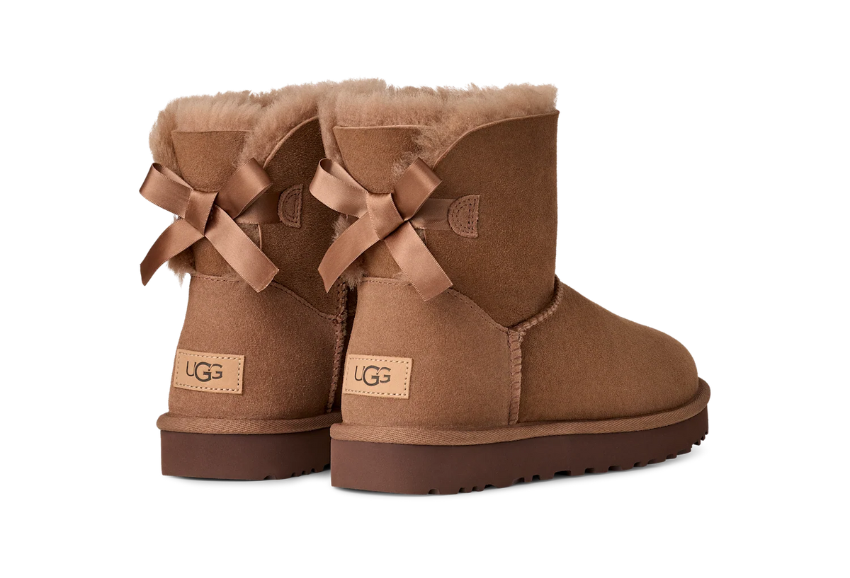 Overkicks - UGG Mini Bailey Bow II Rocky Oak (Womens) (1016501-RYK) - detalle suela