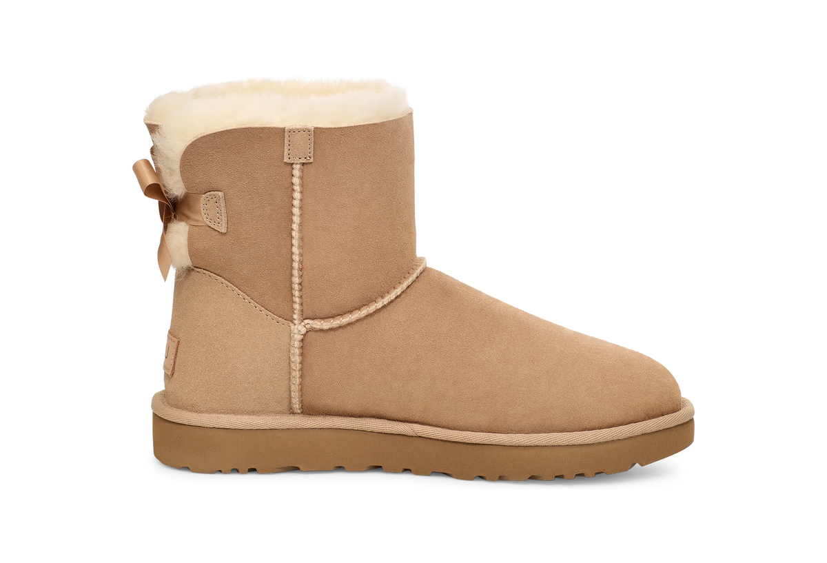 Overkicks - UGG Mini Bailey Bow II Sand (Womens) (1016501-SAN) - par completo