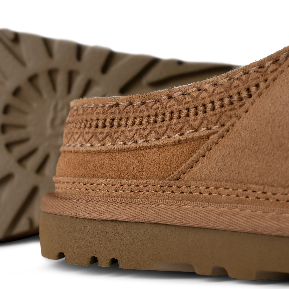 Overkicks - UGG Neuman Slipper Chestnut (1113631-CHE) - vista superior
