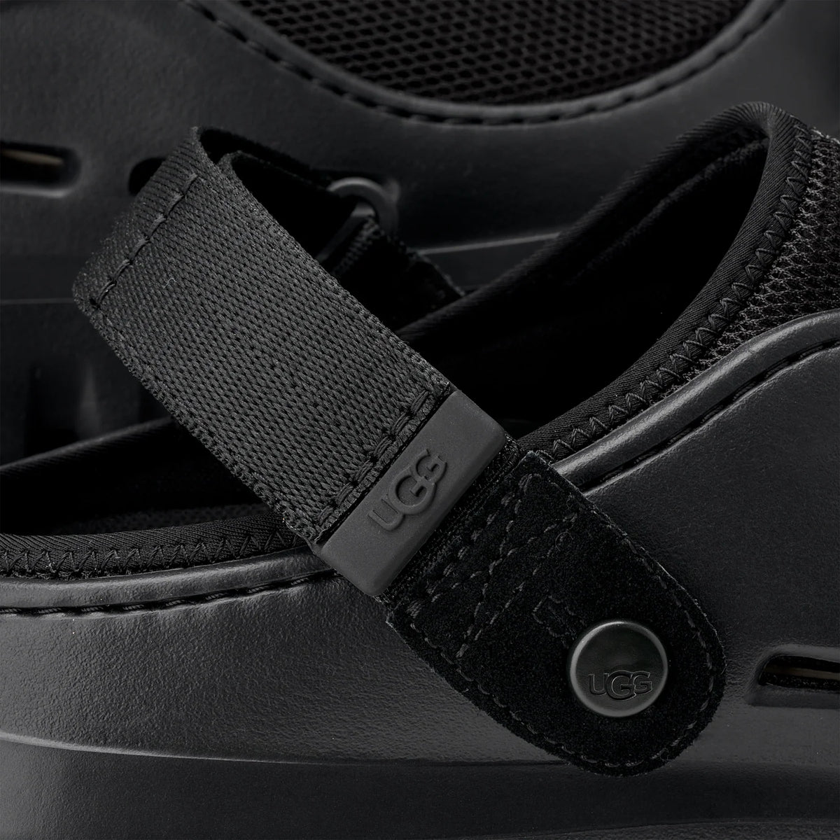 Overkicks - UGG PeakMod Black (1166912-BLK) - detalle suela