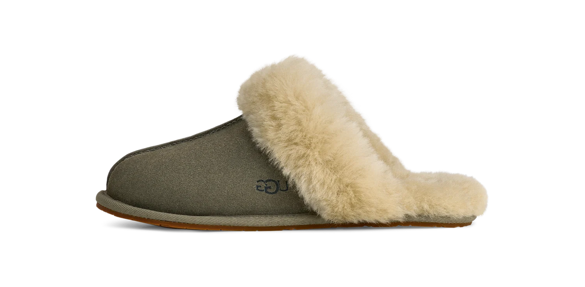 Overkicks - UGG Scuffette II Slipper Moss Green Muted Brass (Womens) (1106872-MRNM) - vista lateral