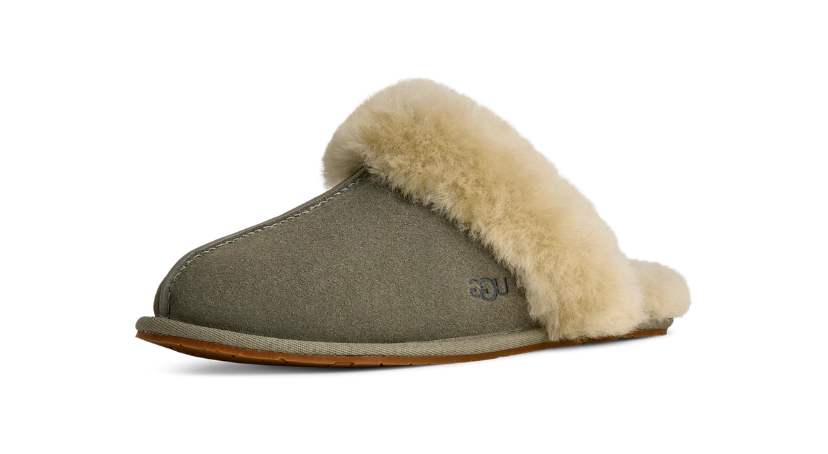 Overkicks - UGG Scuffette II Slipper Moss Green Muted Brass (Womens) (1106872-MRNM) - vista trasera