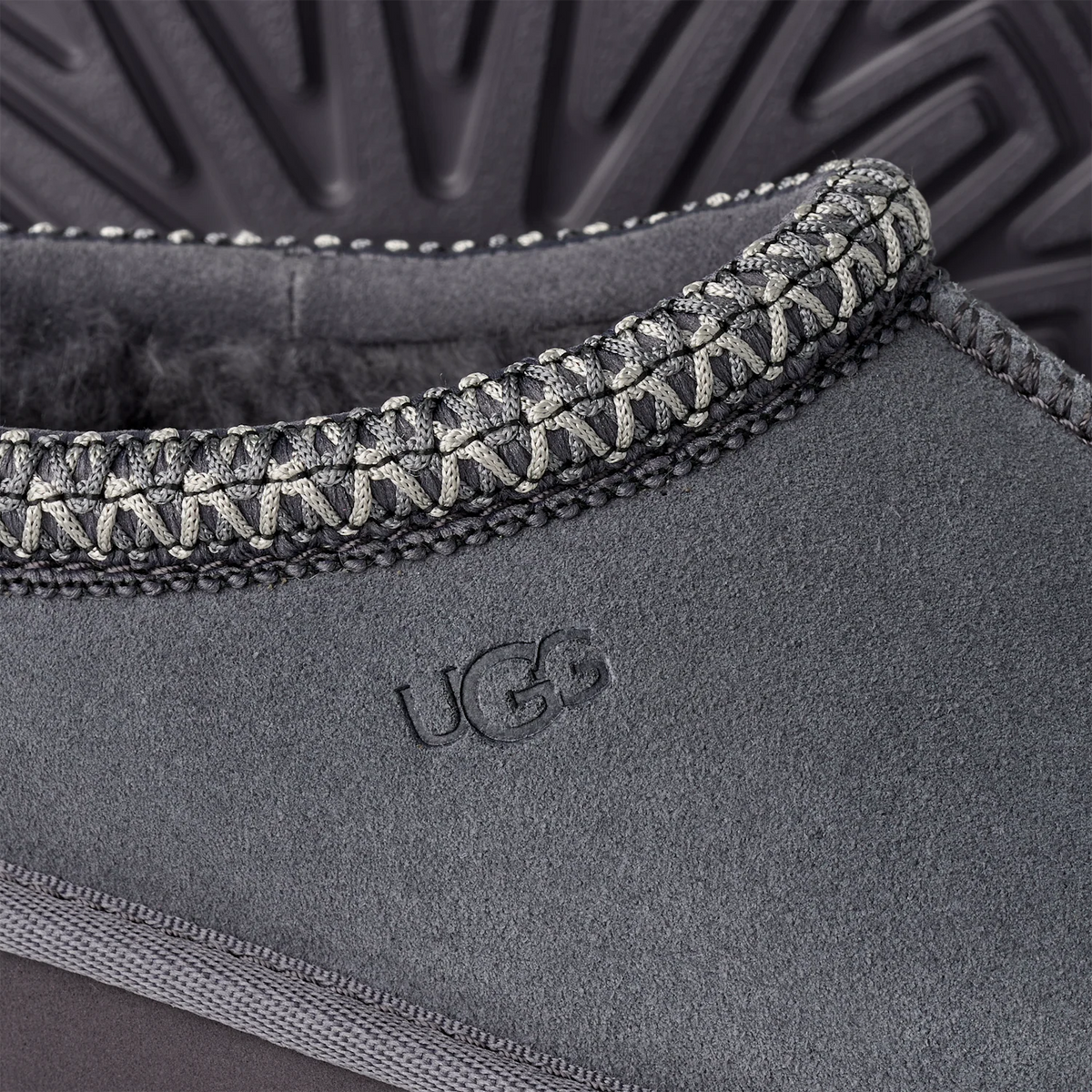 Overkicks - UGG Tasman II Slipper Obsidian (Kids) (1019066K-OBS) - imagen 5