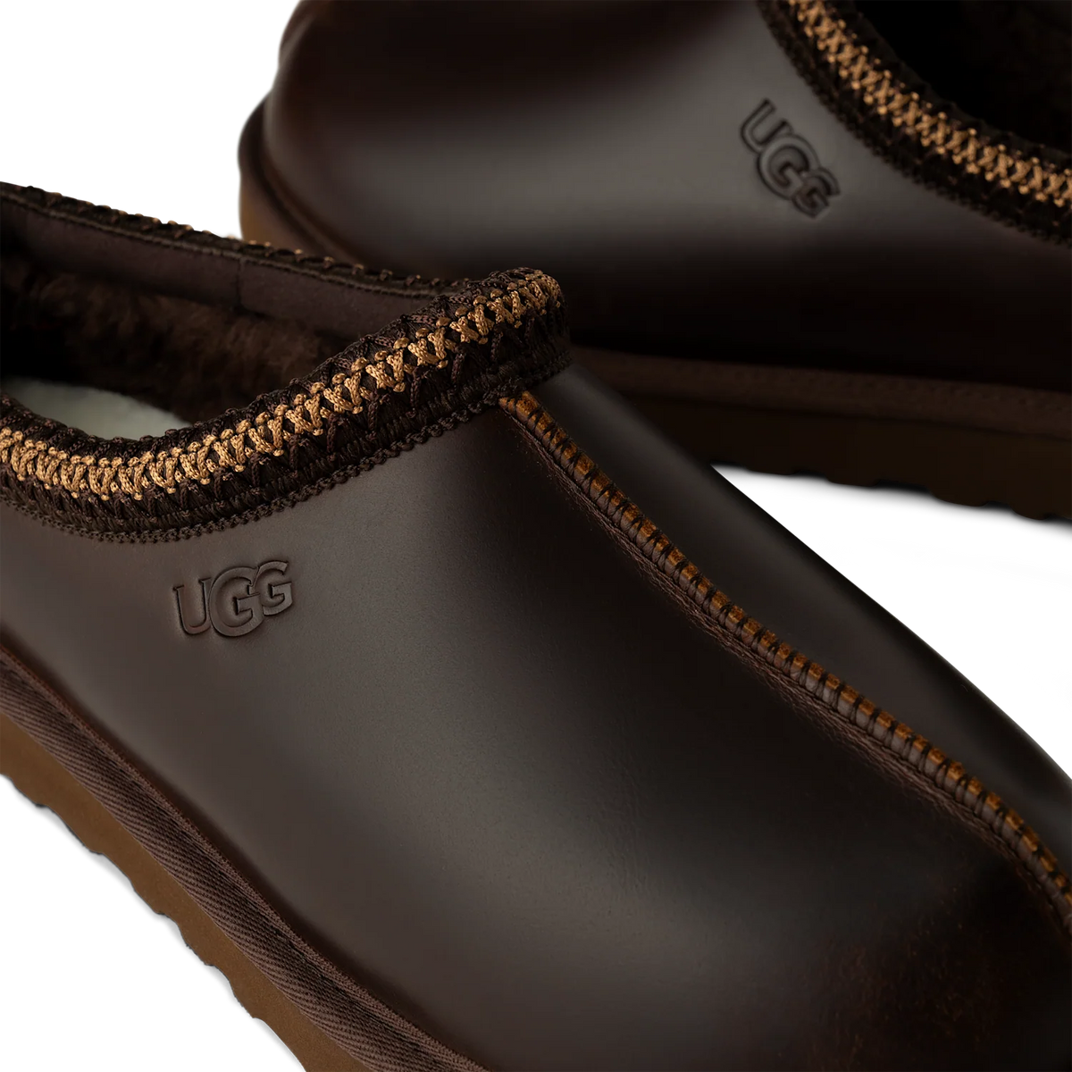 Overkicks - UGG Tasman LTHR Regen Slipper Ironwood (1163890-IWD) - vista superior