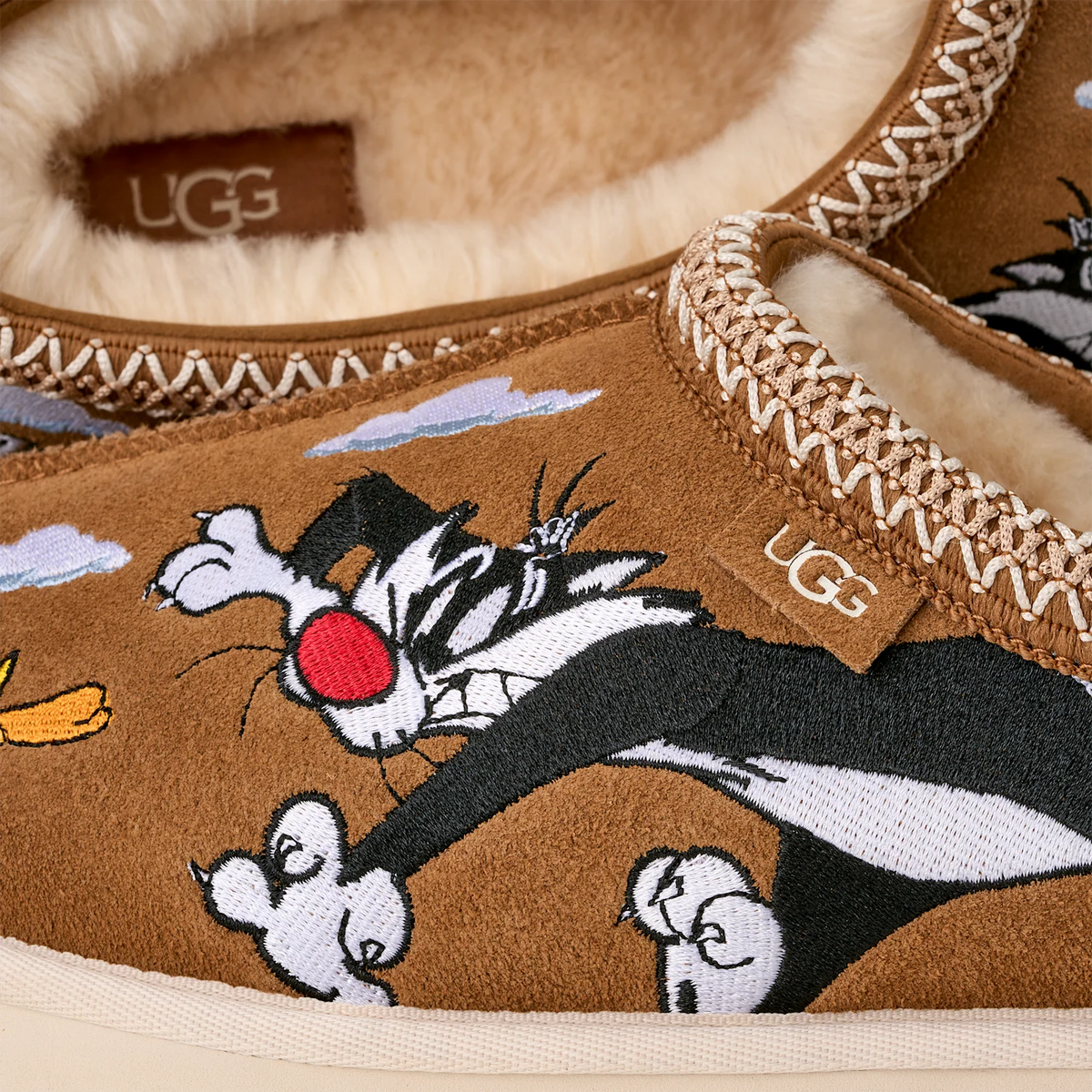 Overkicks - UGG Tasman Slipper Palace x Looney Tunes Chestnut (1181910-CHE) - vista superior
