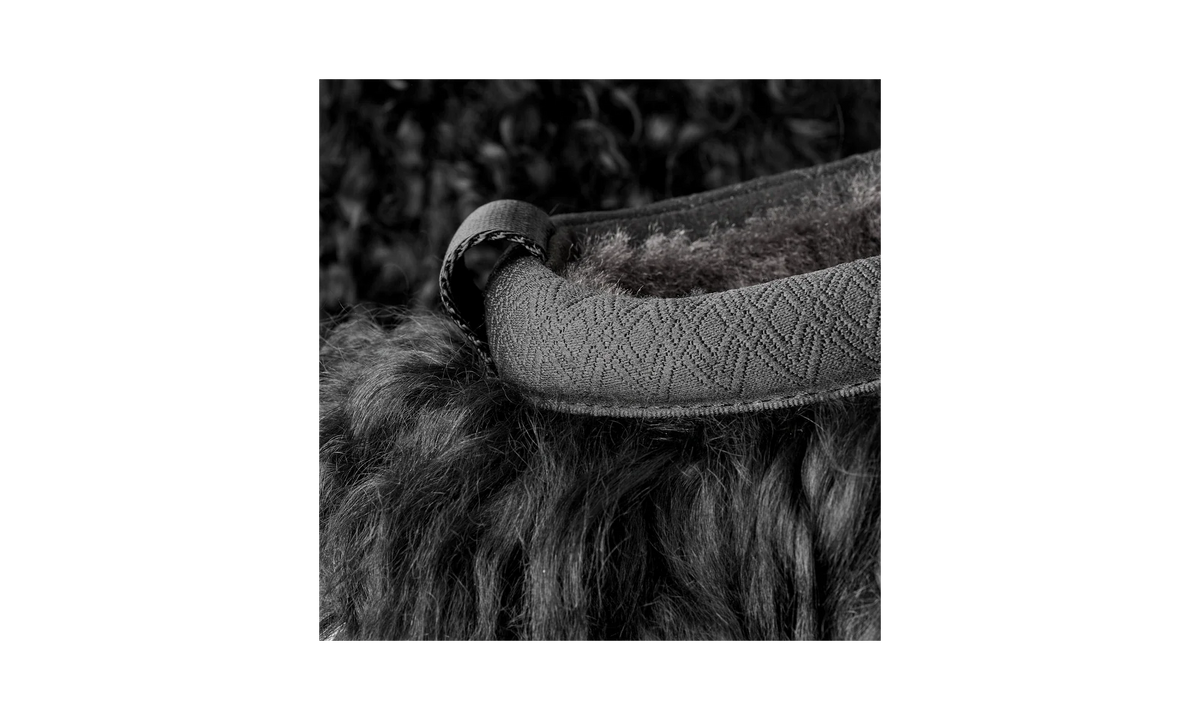 Overkicks - UGG Tazz Fluff Momma Slipper Black (Womens) (1179371-BLK) - vista superior
