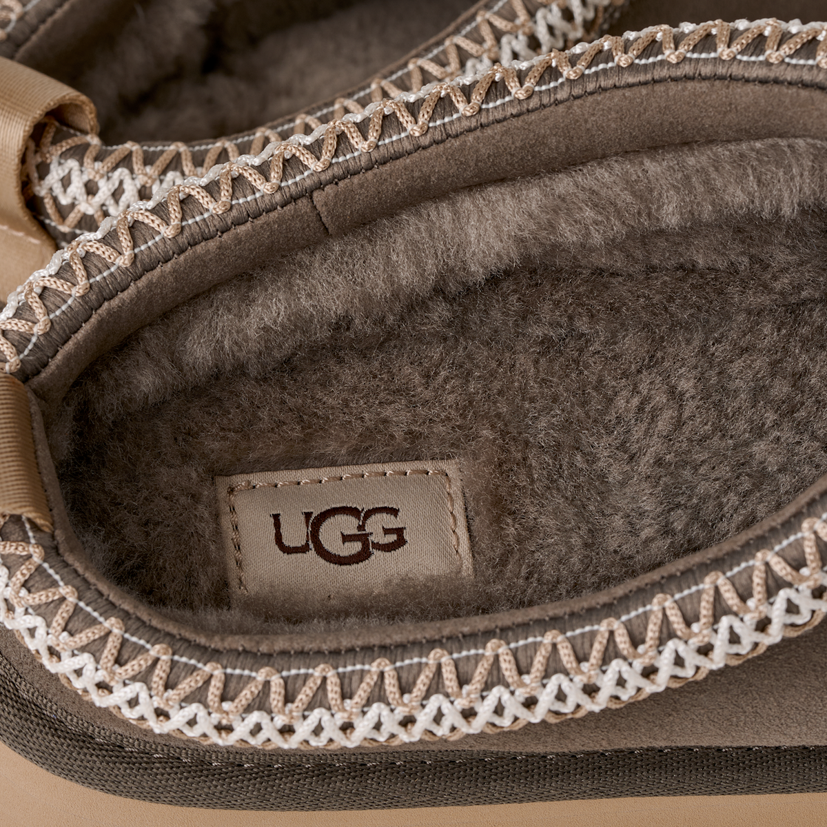 Overkicks - UGG Tazz II Slipper Dried Oregano (Womens) (1174471-DDRG) - vista superior