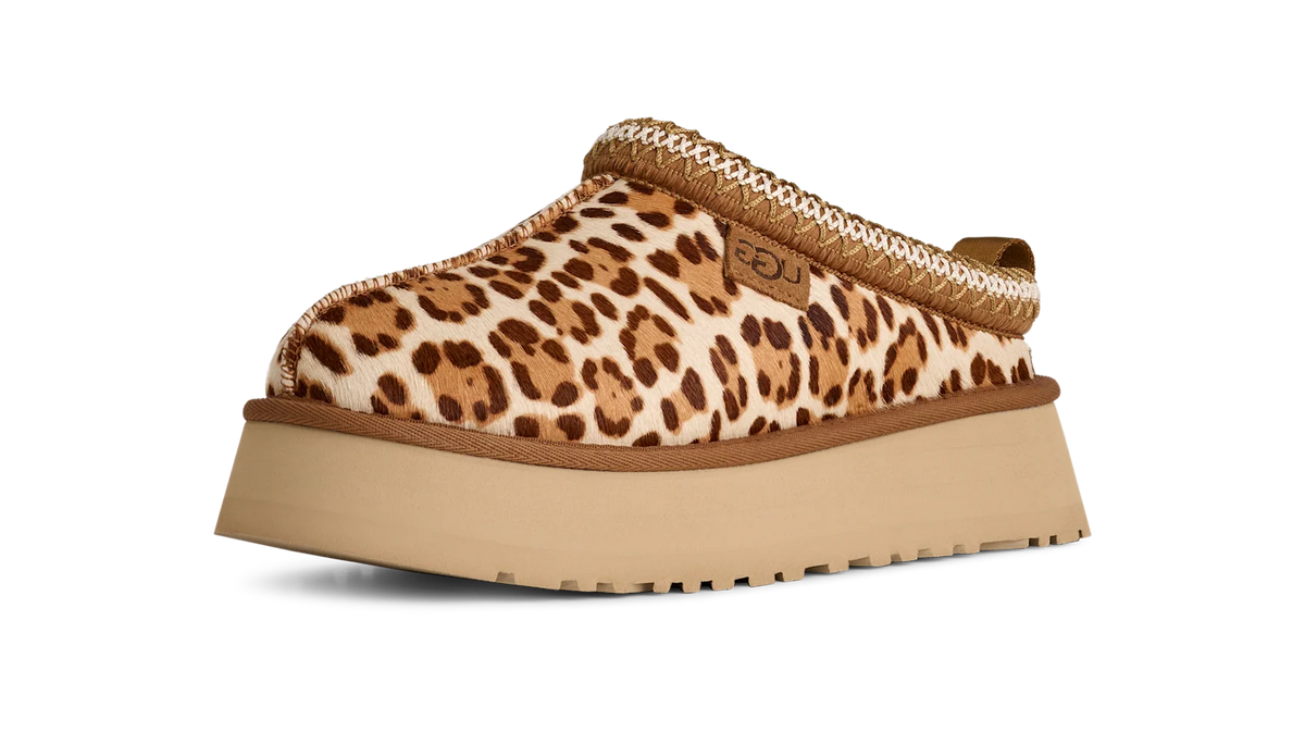 Overkicks - UGG Tazz Plains Slipper Felicity Leopard Jasmine (Womens) (1177890-FDJ) - vista trasera