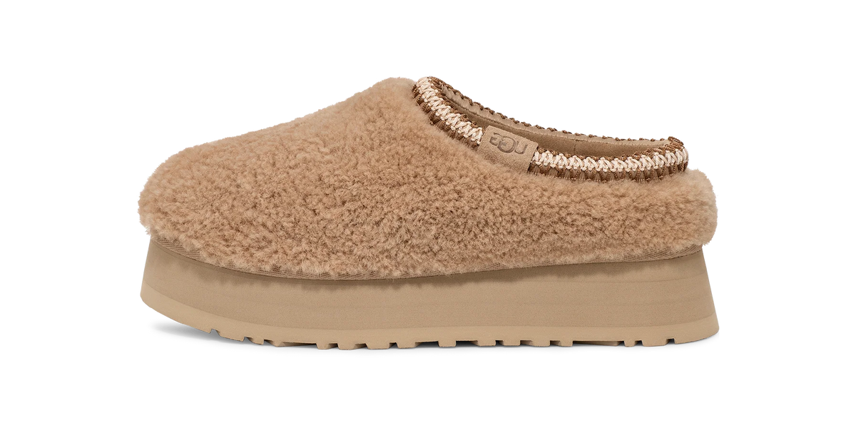 Overkicks - UGG Tazz Slipper Maxi Curly Sand (Womens) (1167770-SAN) - vista lateral