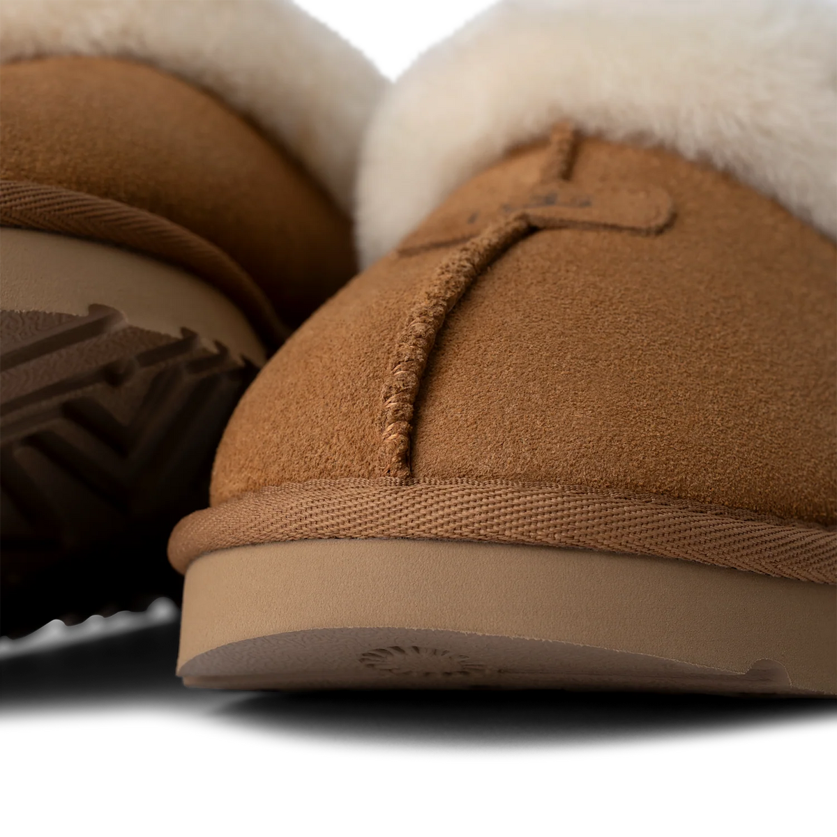 Overkicks - UGG Tazzette Slipper Chestnut (Womens) (1134810-CHE) - vista superior