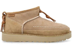 Overkicks - UGG Ultra Mini Crafted Regenerate Classic Boot Sand (1152953-SAND) - vista lateral