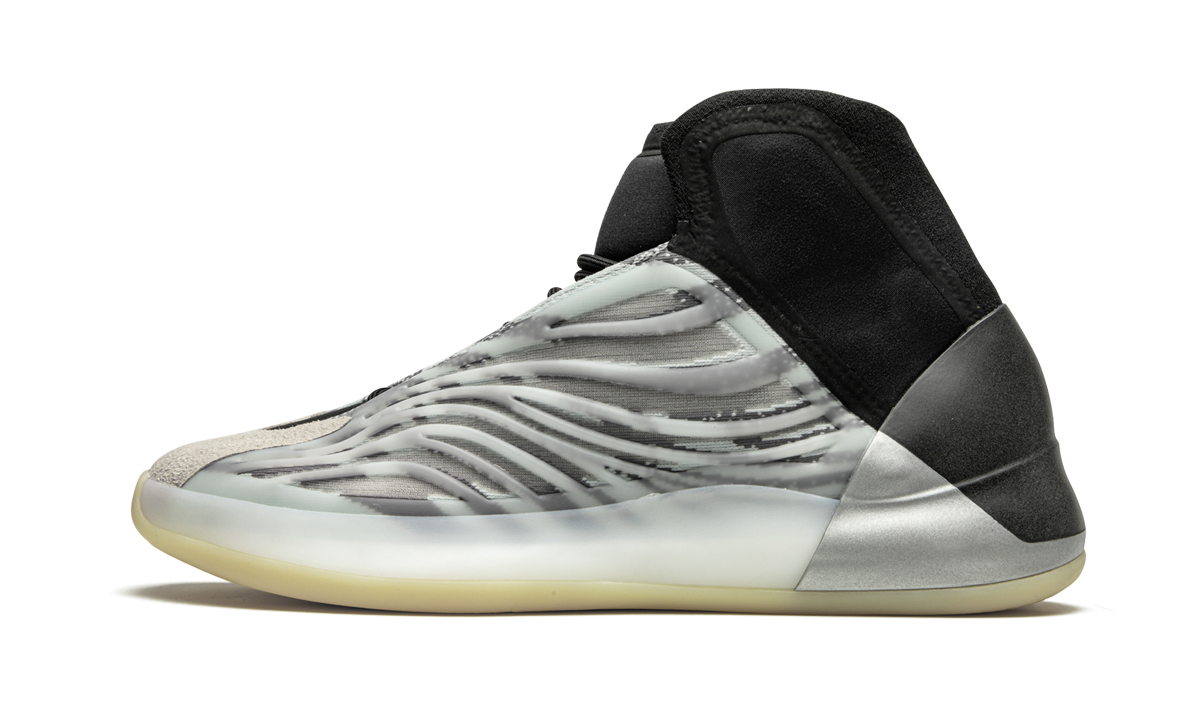 Overkicks - YZY QNTM BSKTBL (Performance Basketball Model) (FZ4362) - vista lateral