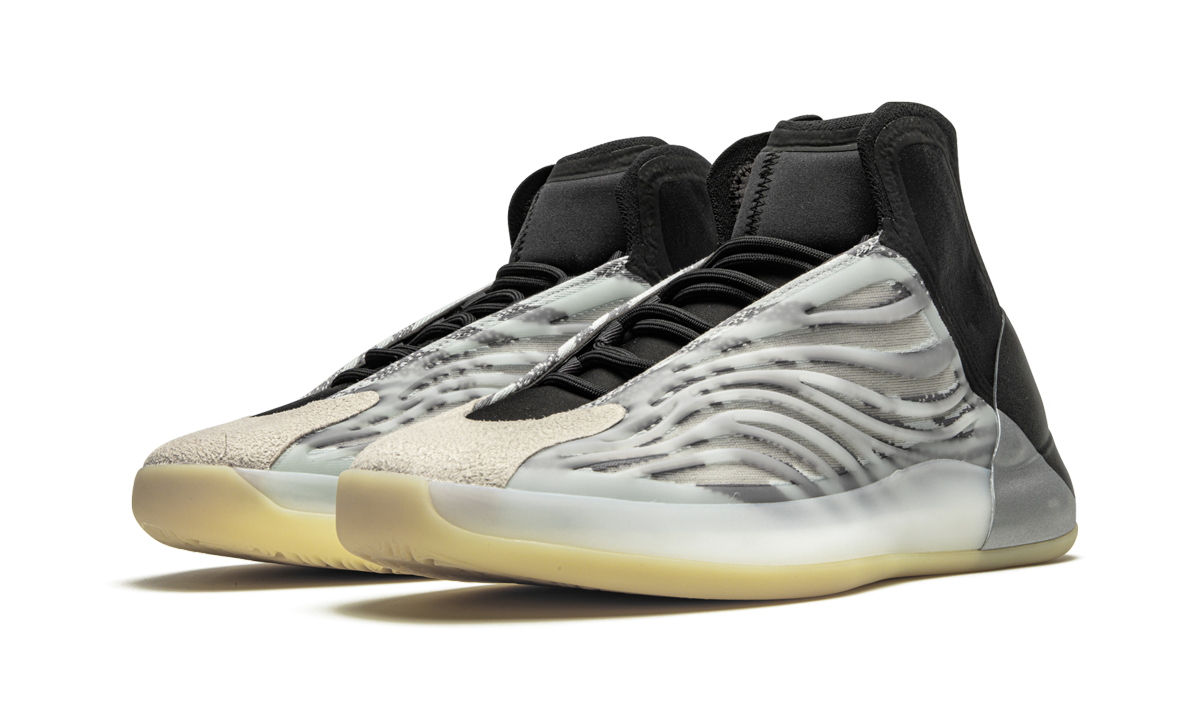 Overkicks - YZY QNTM BSKTBL (Performance Basketball Model) (FZ4362) - vista trasera